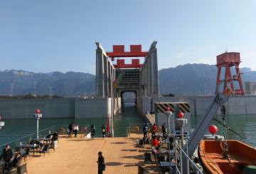 6月3日端午节三峡升船机推出特别专线游过三峡大坝游西陵峡