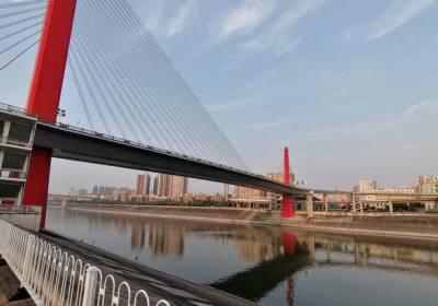 宜昌旅游新景观-至喜（庙嘴）长江大桥荣获2018-2019年度国家优质投资项目奖。