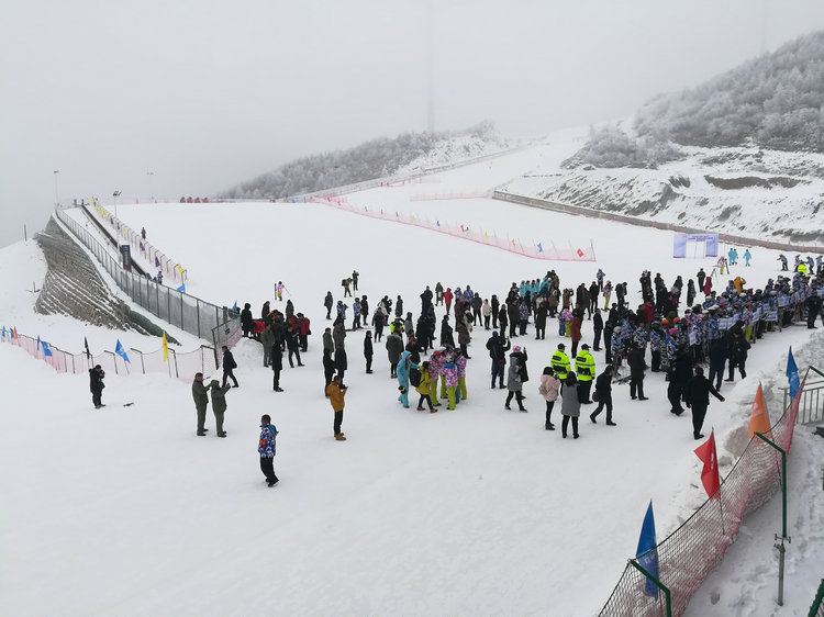 五峰国际滑雪场13