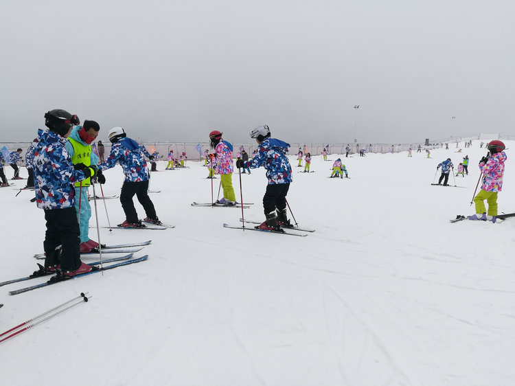 五峰国际滑雪场25