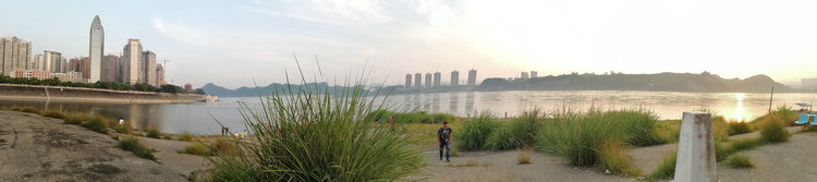 宜昌沿江大道风景 西坝岛宜昌城区唯一的小岛，宜昌三峡两坝一峡旅游景点