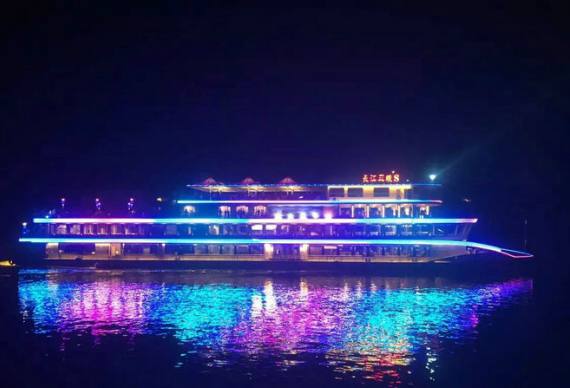 2021宜昌长江夜游，乘坐三峡八号游轮游长江夜景，过葛洲坝船闸