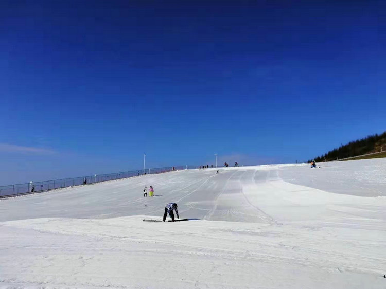 五峰滑雪场实拍3