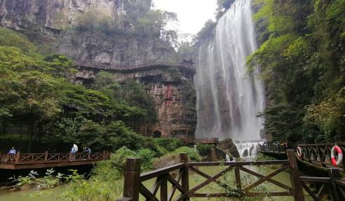 宜昌晓峰风景区图片|三峡大瀑布|情人泉|金狮洞|悬棺|滴水岩