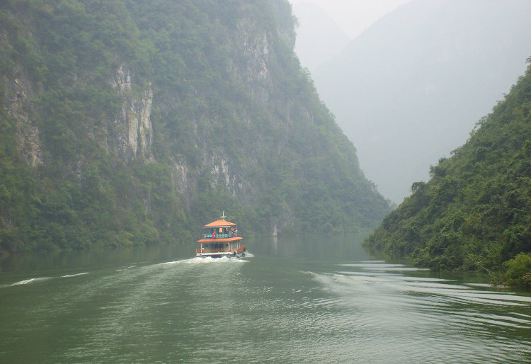 巴东神农溪，宜昌到奉节长江三峡旅游景点