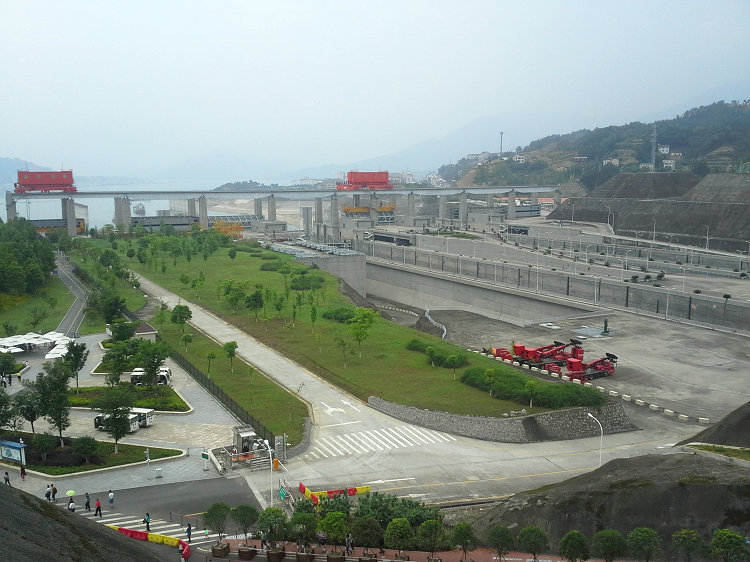 三峡大坝船闸观景台