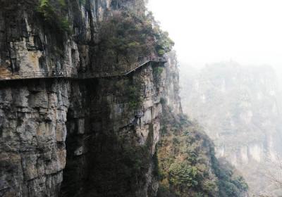 世界最长的悬空栈道在哪里？宜昌清江方山
