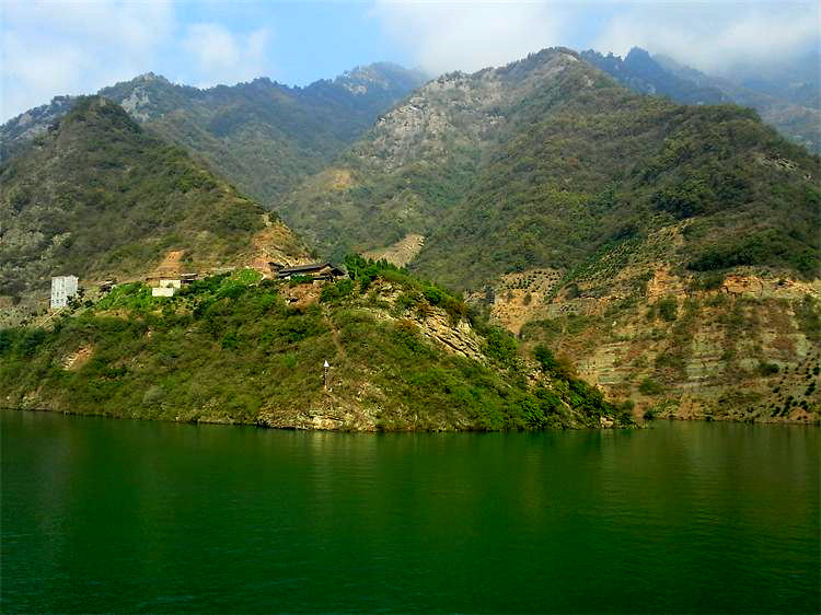 宜昌乘船到巴东神农溪旅游，观三峡高峡平湖体验神农溪