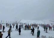 宜昌五峰国际滑雪场怎么走，自驾游预订五峰滑雪门票指南